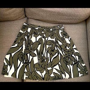 BCBGMaxAzria Leaf Print Skirt -Size 4 -Gently Used
